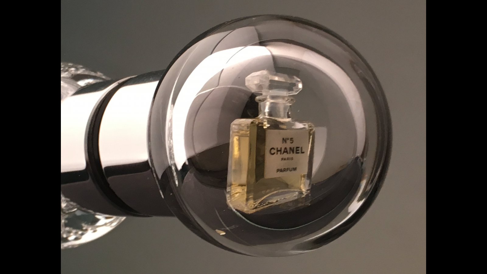 Double Poignée Chanel 5 > Objets déco > Hors Collections