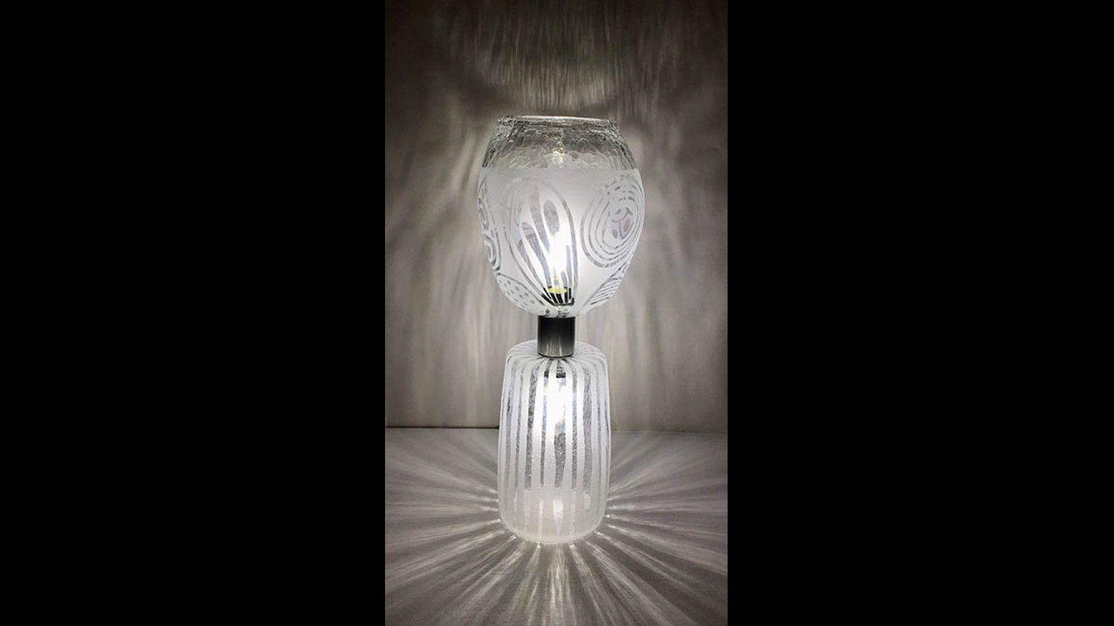 Lampe Bilboquet Transparente > Lampes à Poser > Bilboquet et Diabolo