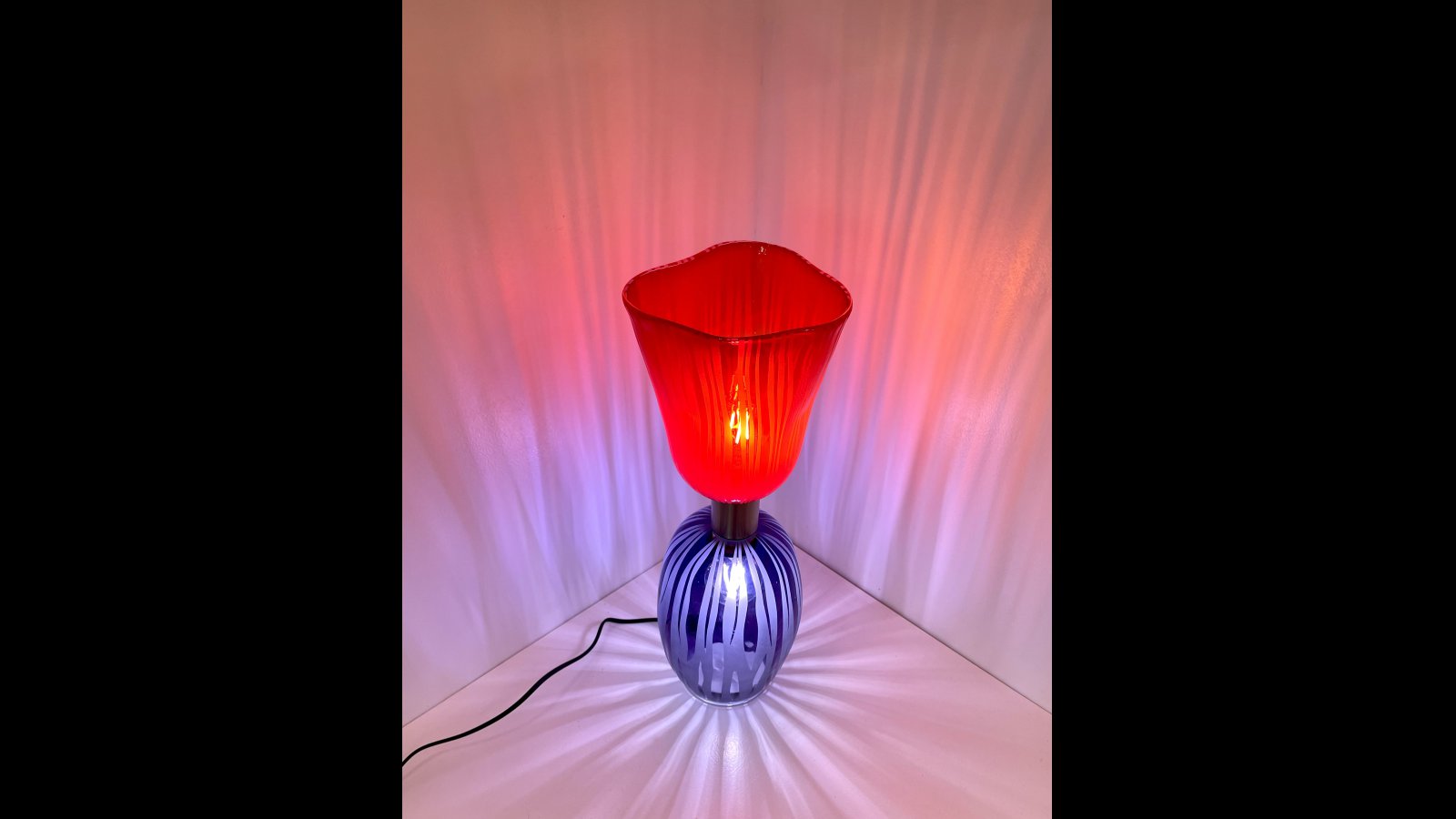 Bilboquet rouge et violet > Lampes à Poser > Bilboquet et Diabolo