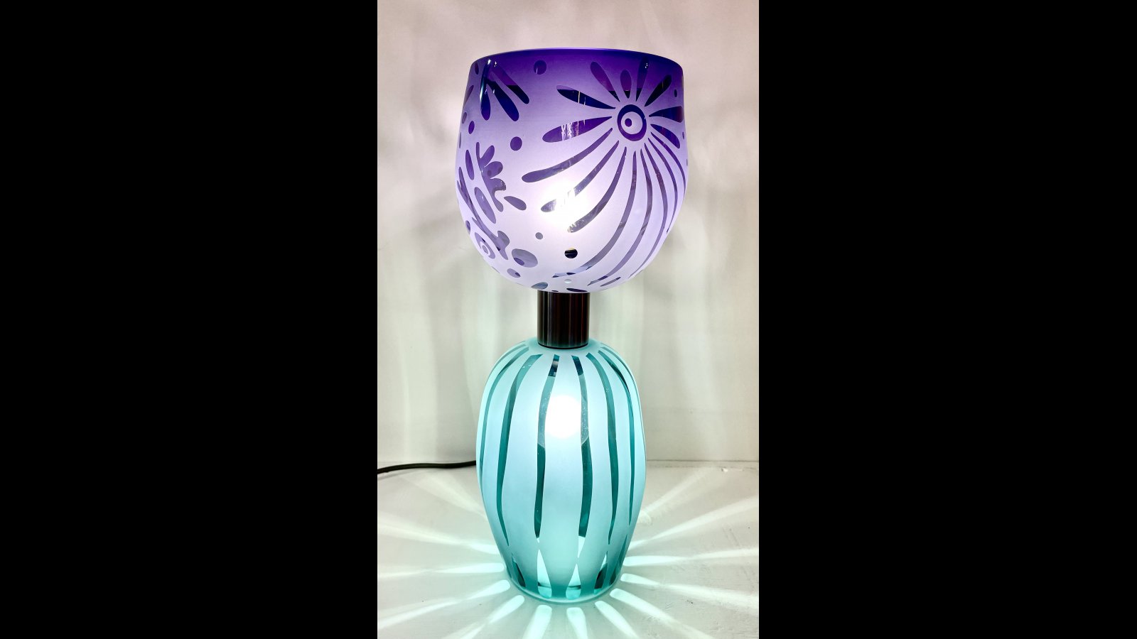 Lampe Bilboquet Bleu et Violet > Lampes  Poser > Bilboquet et Diabolo